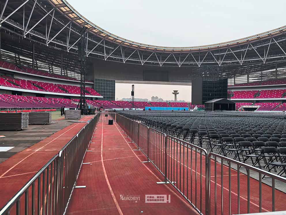 鄭州鐵馬護(hù)欄租賃助力奧體中心同一個(gè)夢音樂盛典